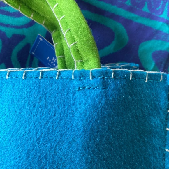 Groovy Holidays Lot of 2 Felt Gift Bags Brand New Tropical, Palm Tree, Beach - Picture 7 of 10